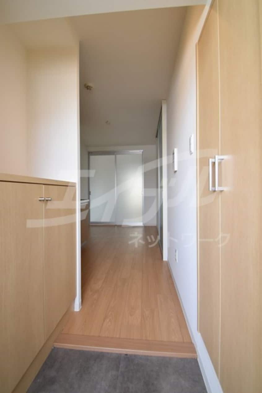  アールエスフラッツ