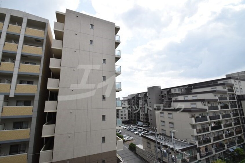  アールエスフラッツ