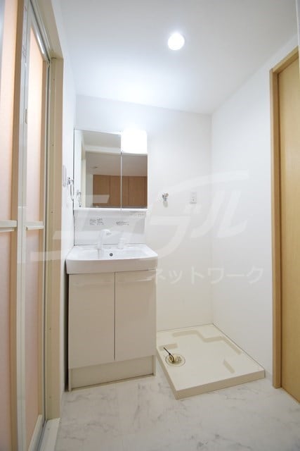  アールエスフラッツ