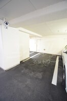  大阪メトロ御堂筋線/江坂駅 徒歩6分 11階 築44年