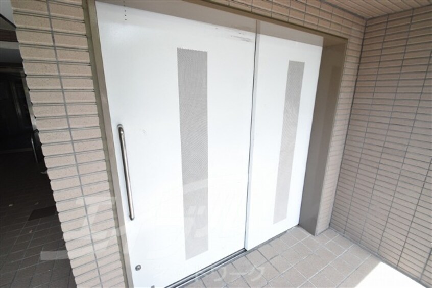  阪急千里線/南千里駅 バス10分佐井寺北下車:停歩3分 2階 築28年