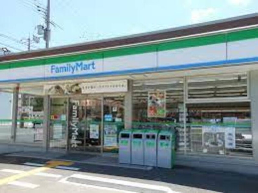 ファミリーマート吹田五月が丘北店(コンビニ)まで368m※ファミリーマート吹田五月が丘北店 阪急千里線/南千里駅 バス10分佐井寺北下車:停歩3分 2階 築28年