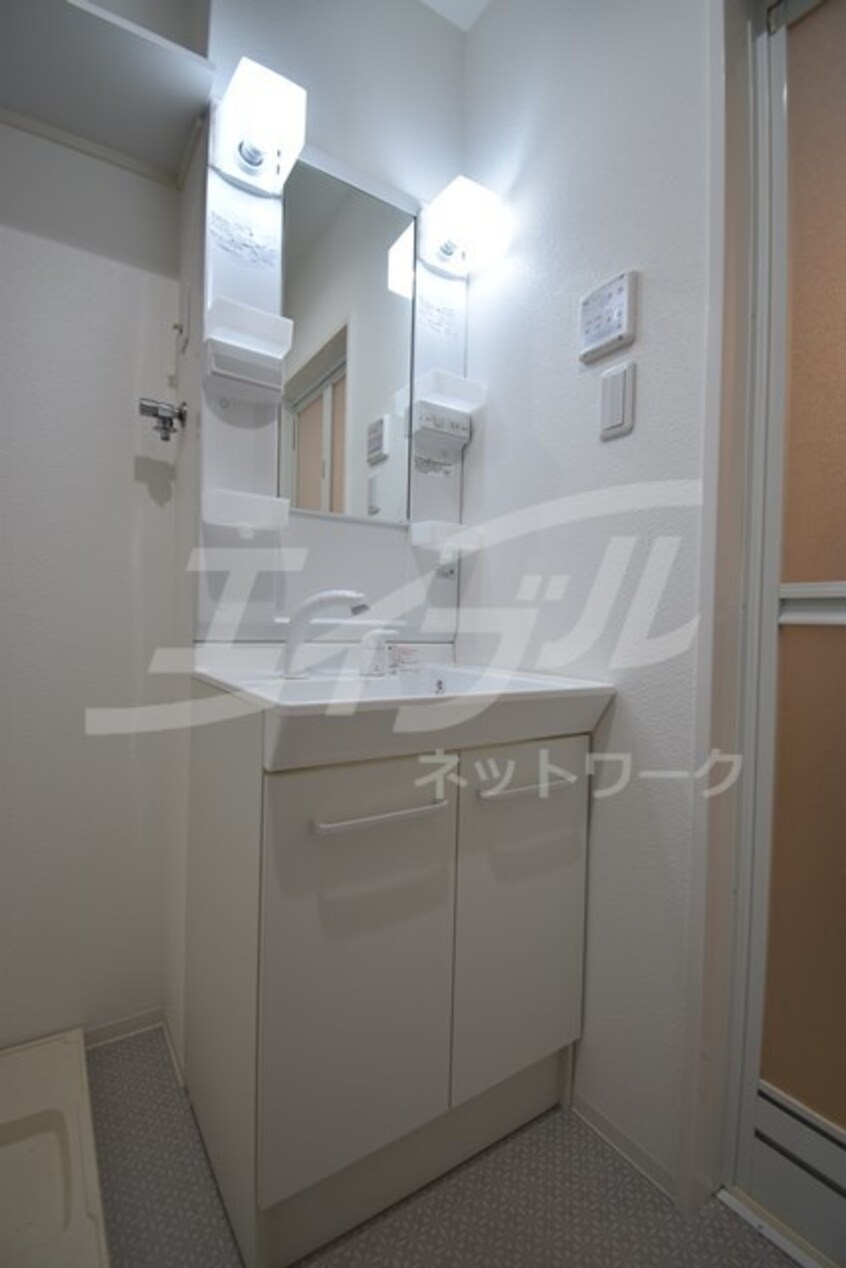  東海道本線<琵琶湖線・JR京都線>/吹田駅 徒歩9分 1階 築9年