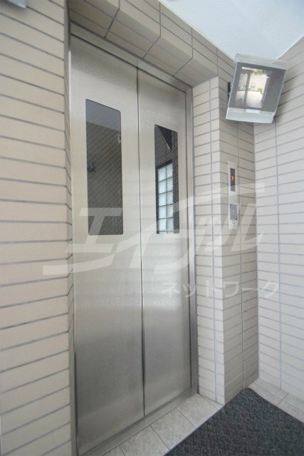  大阪メトロ御堂筋線/江坂駅 徒歩5分 3階 築27年