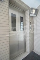  大阪メトロ御堂筋線/江坂駅 徒歩5分 3階 築27年