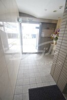  大阪メトロ御堂筋線/江坂駅 徒歩5分 3階 築27年