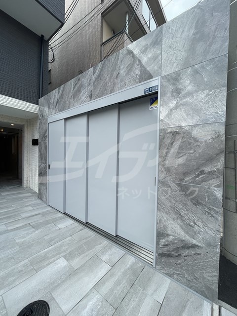  GRAND RESIDENCE ESAKA