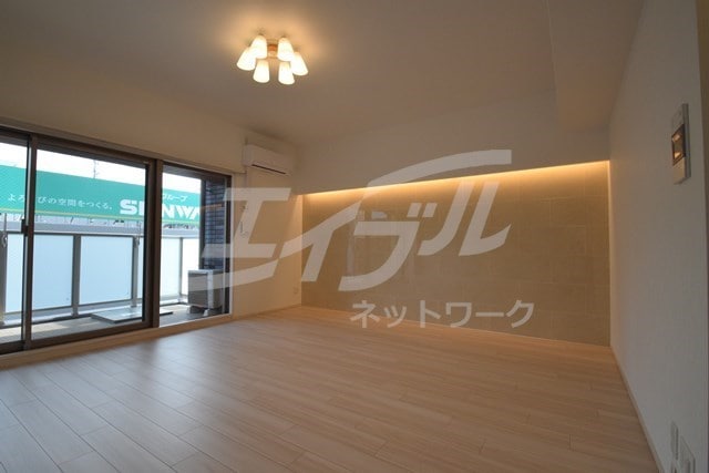  大阪メトロ御堂筋線/江坂駅 徒歩2分 2階 築3年