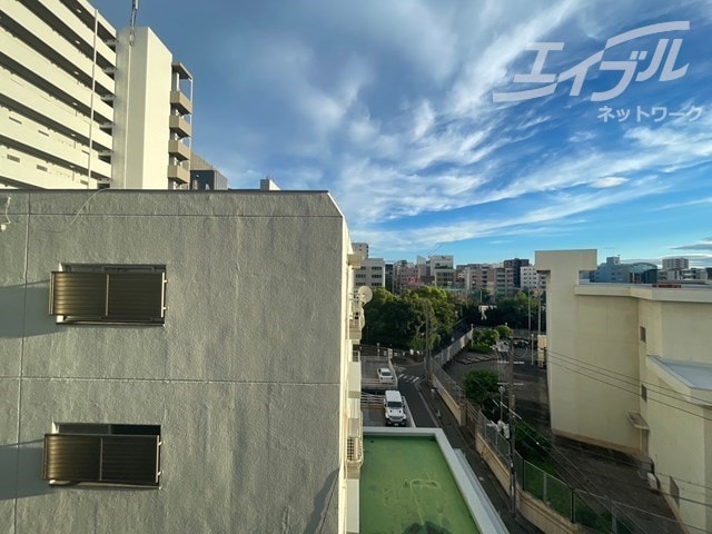  大阪メトロ御堂筋線/江坂駅 徒歩6分 11階 築1年