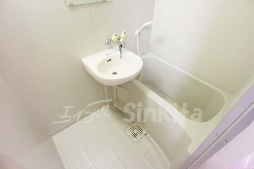  阪急宝塚線/庄内駅 徒歩15分 1階 築33年