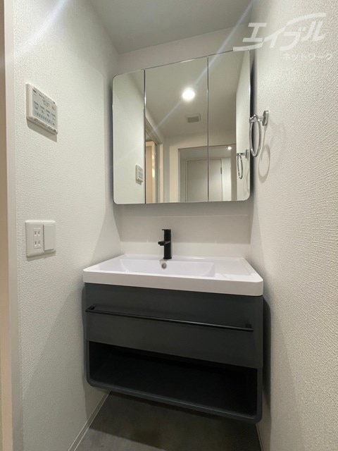  大阪メトロ御堂筋線/江坂駅 徒歩7分 3階 築1年