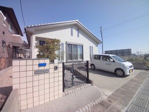 朝日町貸家