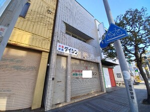 中町ガレージ付き貸家