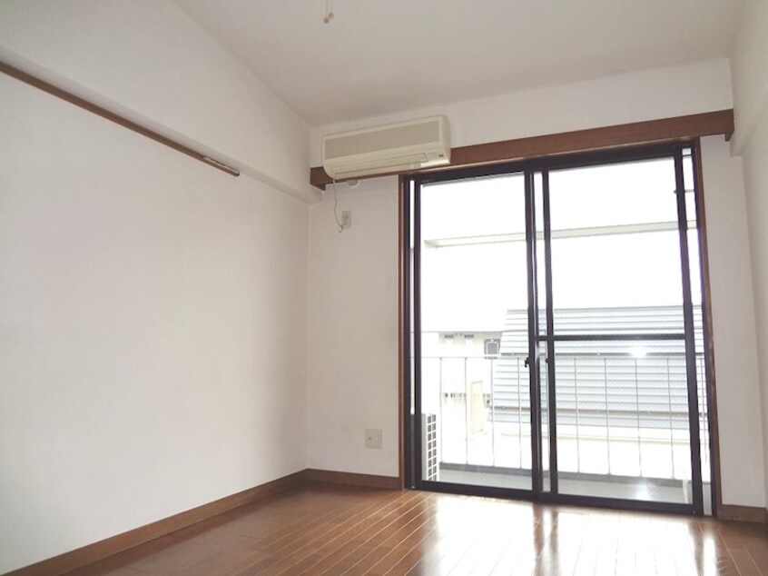 ※写真は別号室です。 犬飼ハイツ