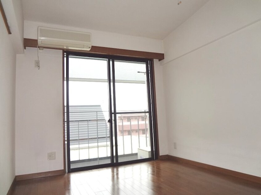 ※写真は別号室です。 犬飼ハイツ