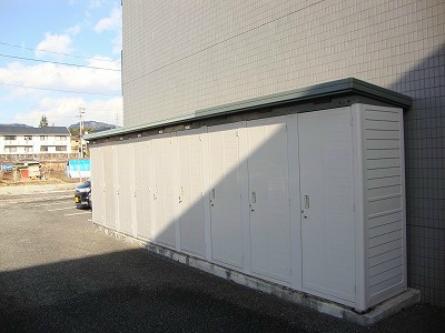  シルクスクエア