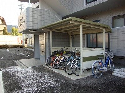  シルクスクエア