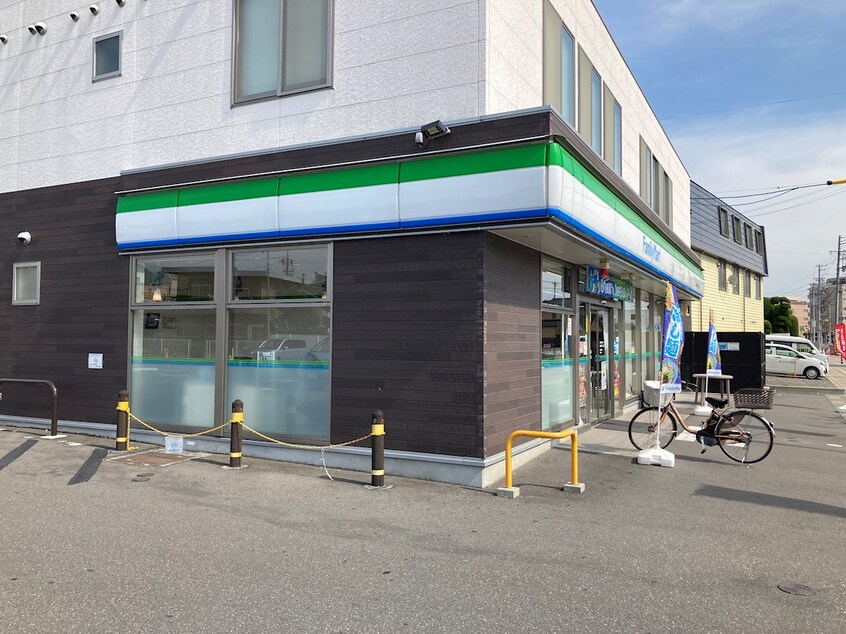 ﾌｧﾐﾘｰﾏｰﾄ 松本駅ｱﾙﾌﾟｽ口店(コンビニ)まで701m 渚スクウェアビレッジ