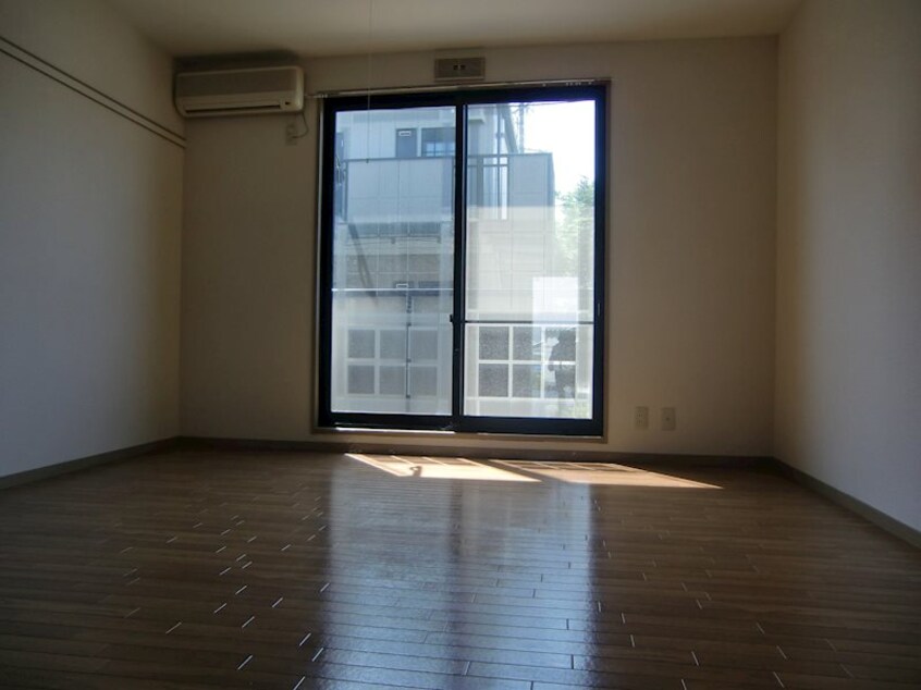  サンビレッジ新村B