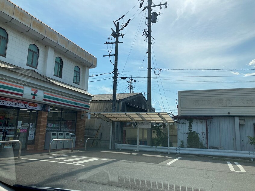 ｾﾌﾞﾝｲﾚﾌﾞﾝ 笹部店(コンビニ)まで723m スクエアガーデンKAMAKURA　C棟