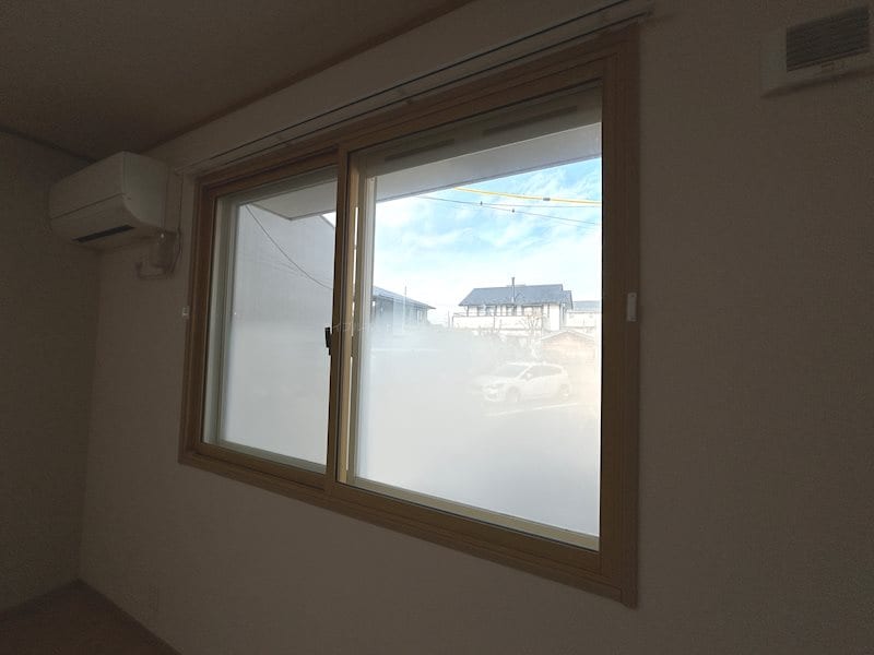 スモーク窓 メゾンクレールＢ