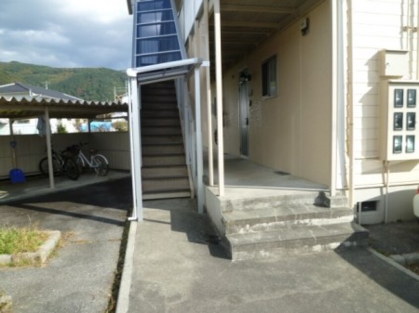  ビューラ南郷　北棟