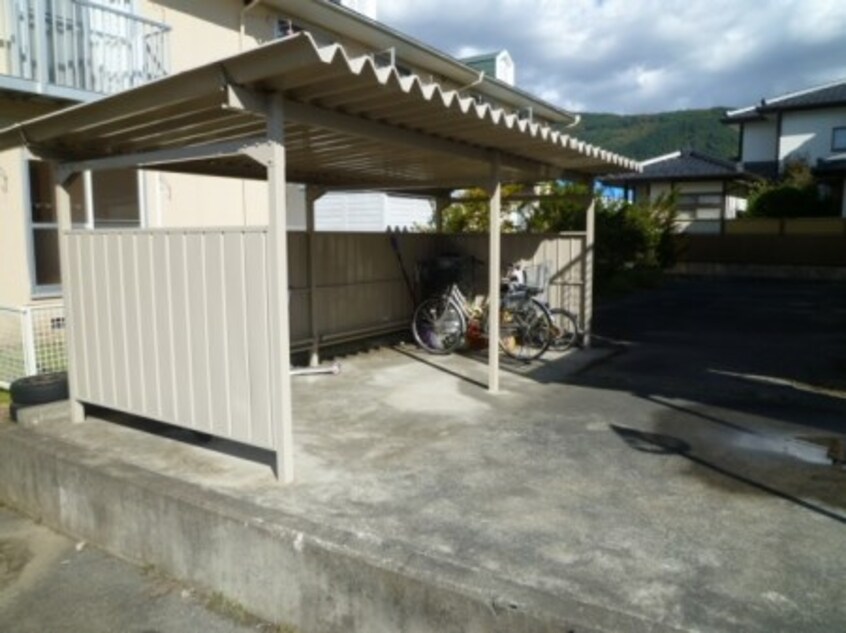  ビューラ南郷　北棟