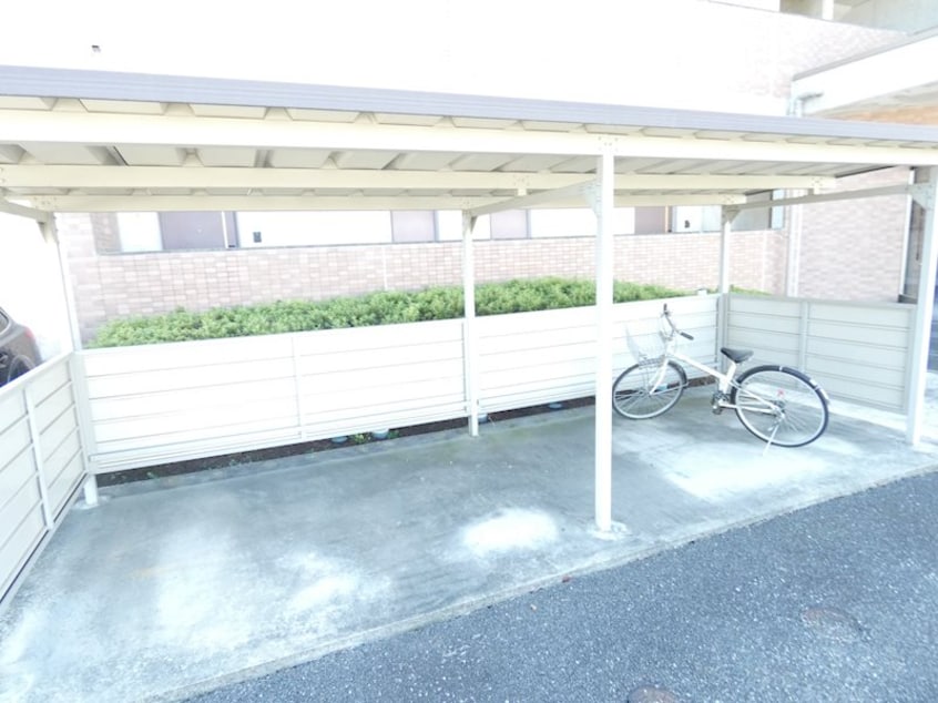  メゾンラサーナ