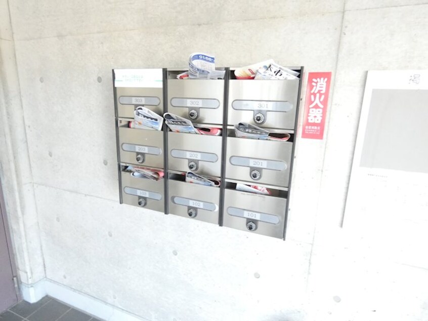  メゾンラサーナ