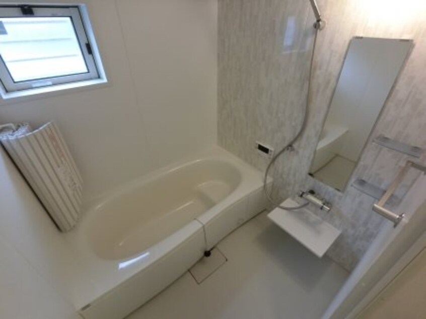 103の参考画像です。 La Pino