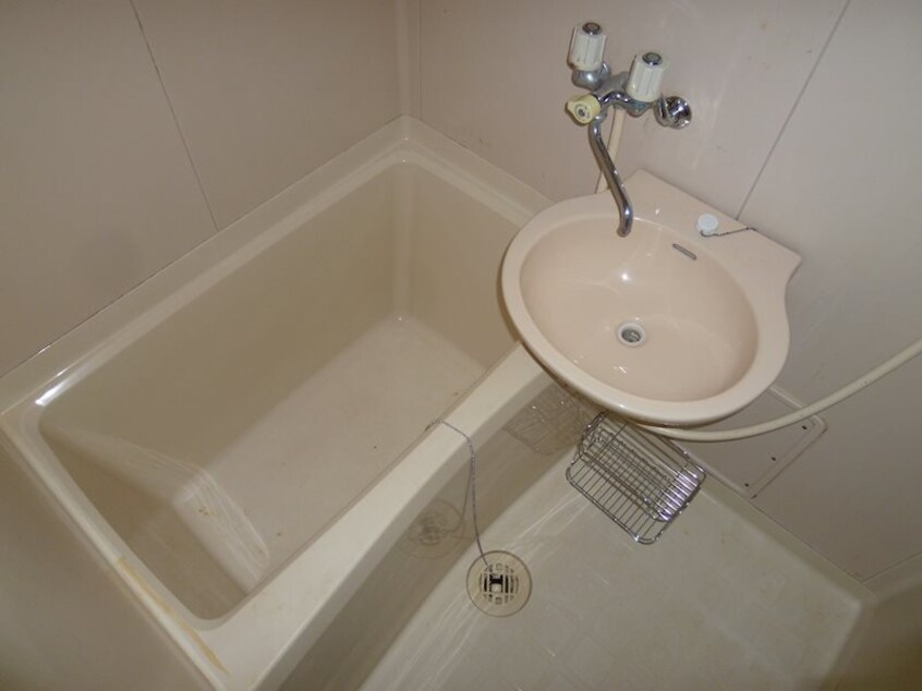  島内山﨑アパート