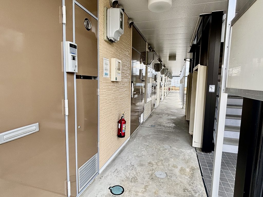 １階　通路 レオパレス隼III