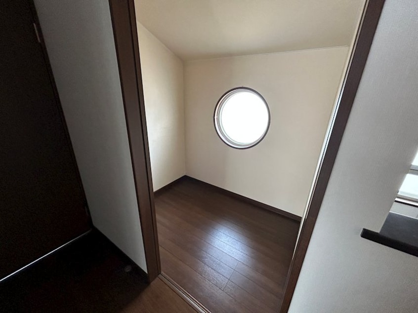 納戸 二華院貸家　東