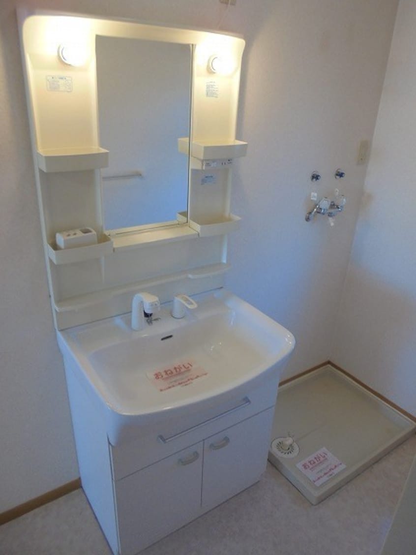 写真は201号室です（参考） フォーブルY-II