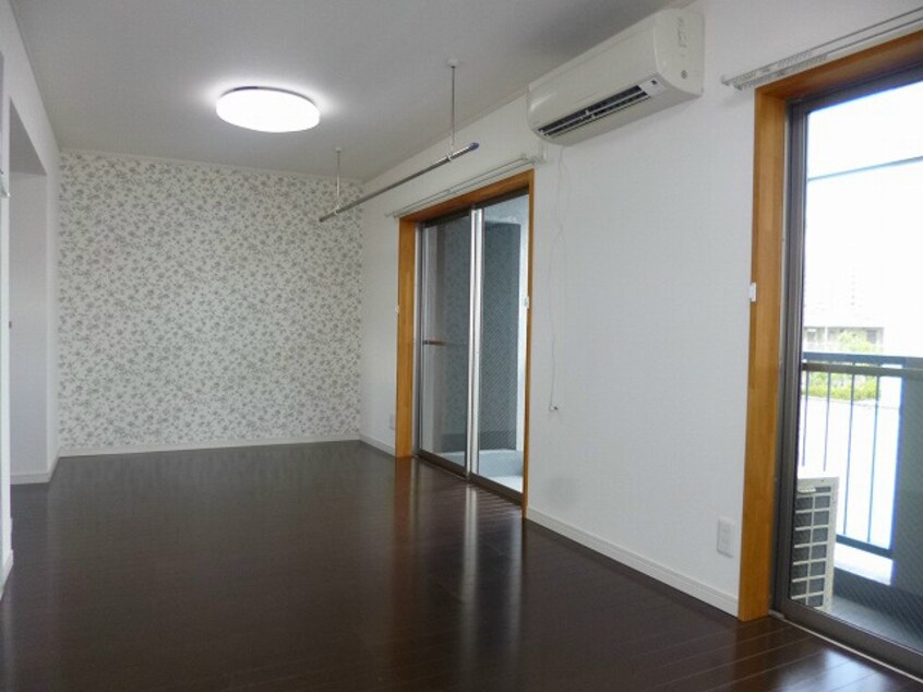 ※写真は　305号室（反転） セゾンＭＫ