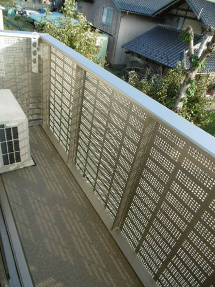 写真は202号室です。（参考） ベル・ラフィーネ