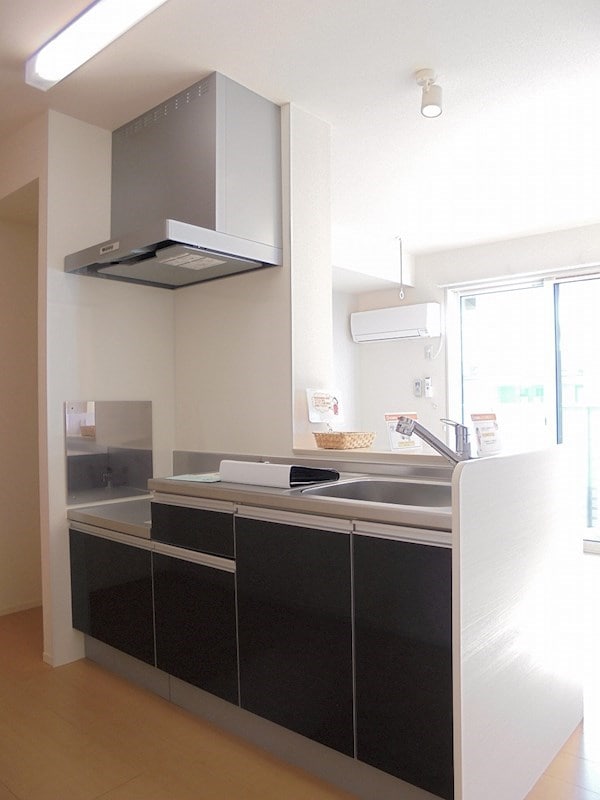 ※写真は別号室（反転）です。ご参考下さい。 エレンシア風間B