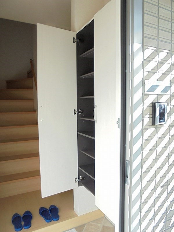 ※写真は別号室（反転）です。ご参考下さい。 エレンシア風間B