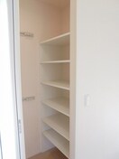 ※写真は別号室（反転）です。ご参考下さい。 エレンシア風間B