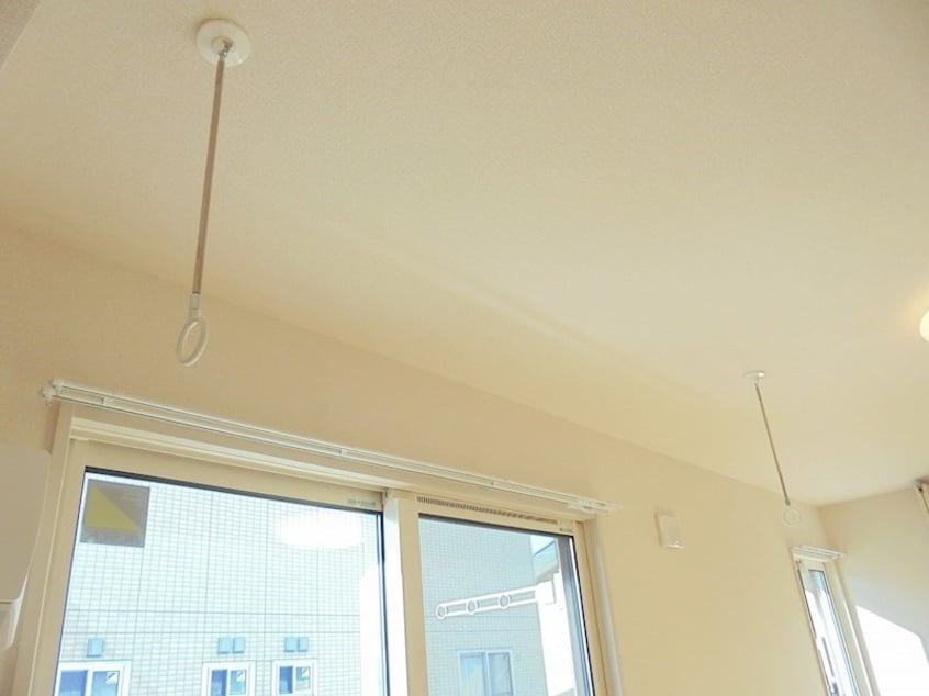 室内物干し金具　　　※写真は別号室（反転）です。ご参考下さい エレンシア風間B
