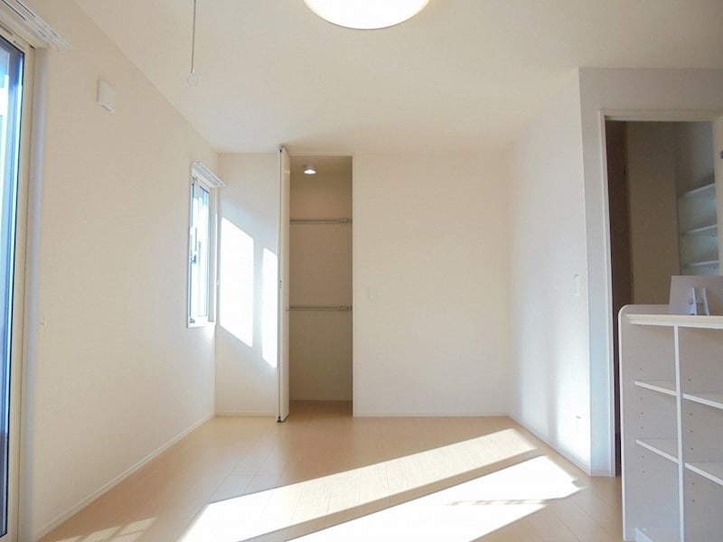 ※写真は別号室（反転）です。ご参考下さい。 エレンシア風間B