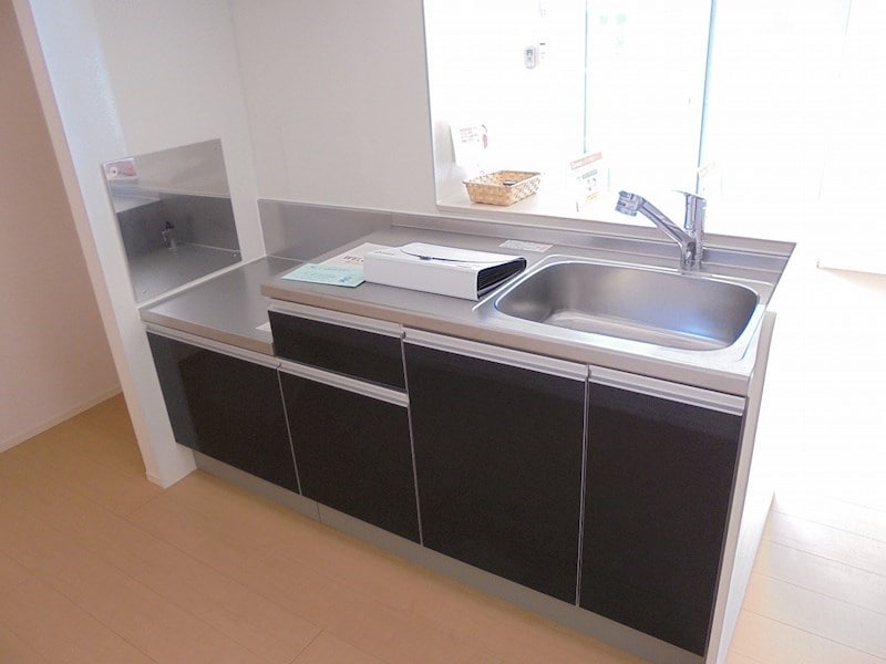 ※写真は別号室（反転）です。ご参考下さい。 エレンシア風間B