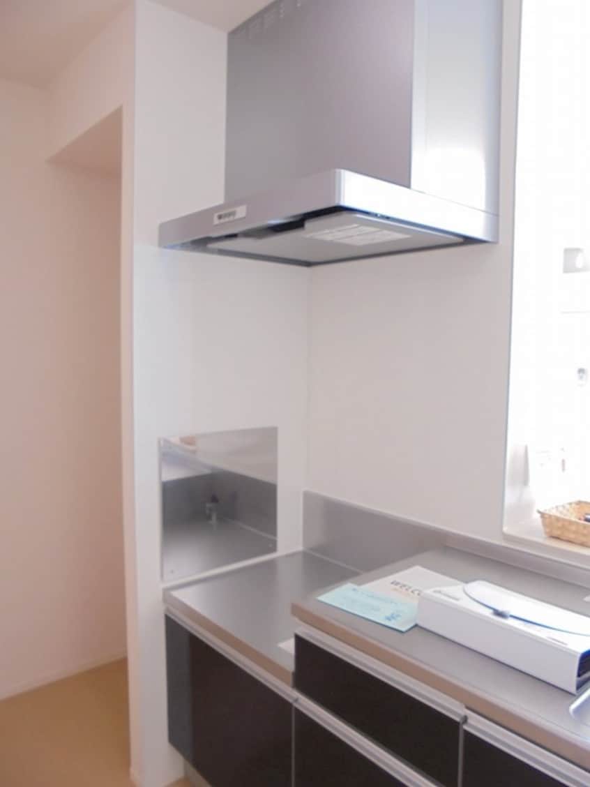 ※写真は別号室（反転）です。ご参考下さい。 エレンシア風間B