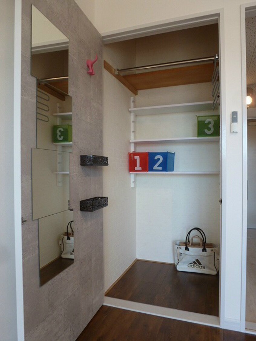 写真は202号室です（参考） カーサ・クリタ