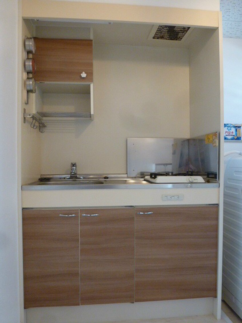 写真は202号室です（参考） カーサ・クリタ