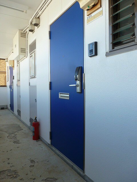 写真は202号室です（参考） カーサ・クリタ