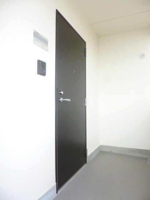 写真は205号室です サミット栗田中央