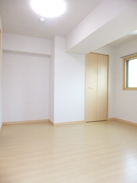 写真は205号室です サミット栗田中央