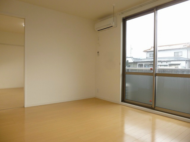 写真は101号室です。（参考） シェリールB棟