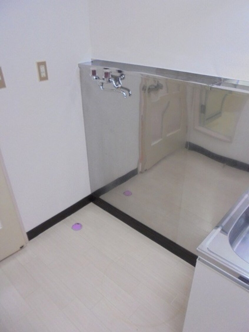 洗濯機置き場　写真は108号室です（参考） コーポソイビーンウエストツリー